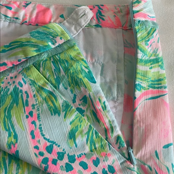 Lilly Pulitzer Adie Shorts in On Parade print Seasalt Blue colourway Side zip 12 - Picture 6 of 15